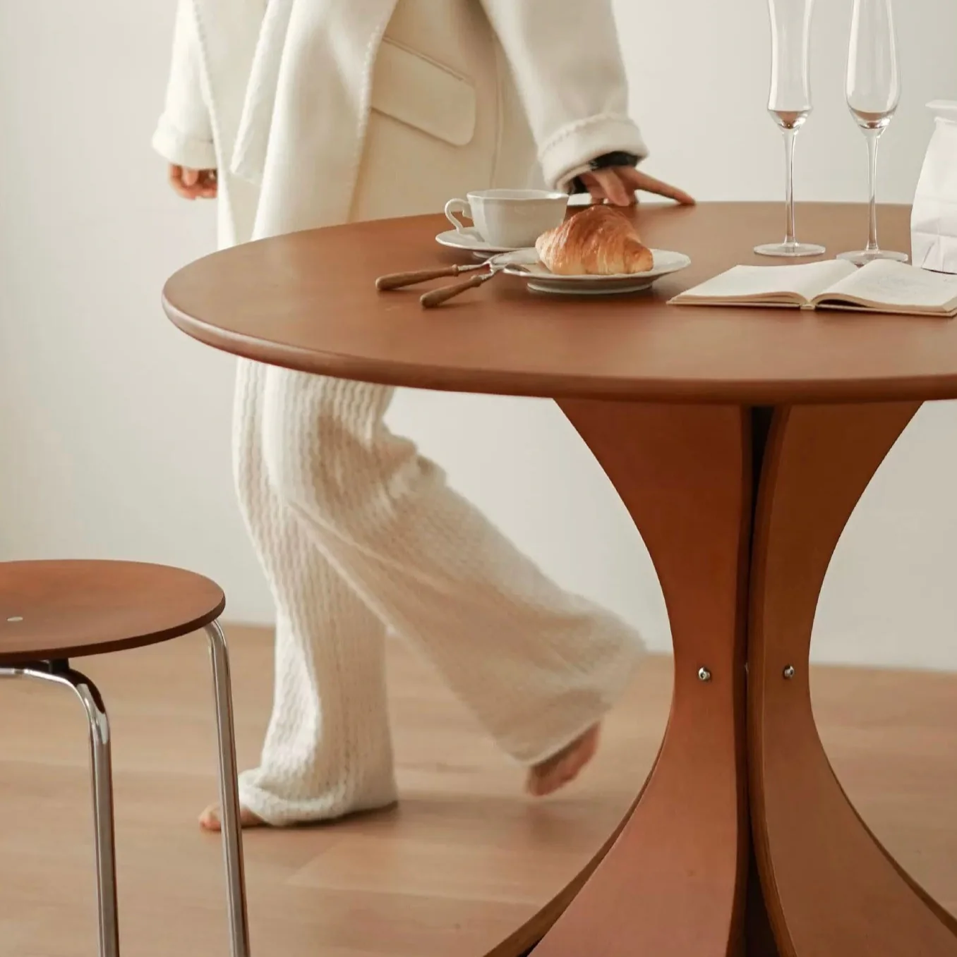 Celeste Dining Table - Image 4