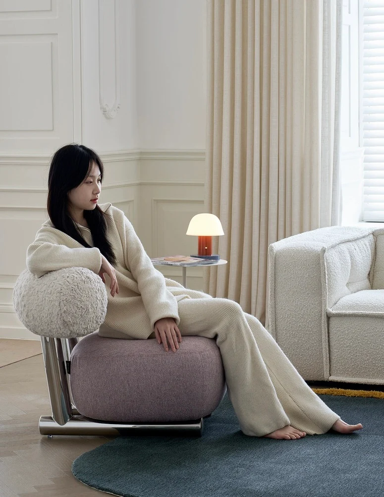 Jhenyaia Chair - Image 4